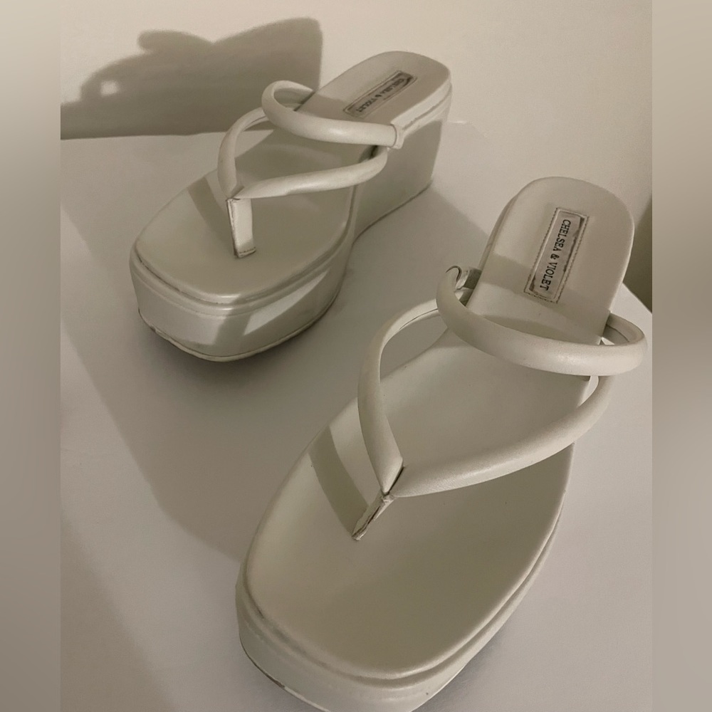Chelsea & Violet platform